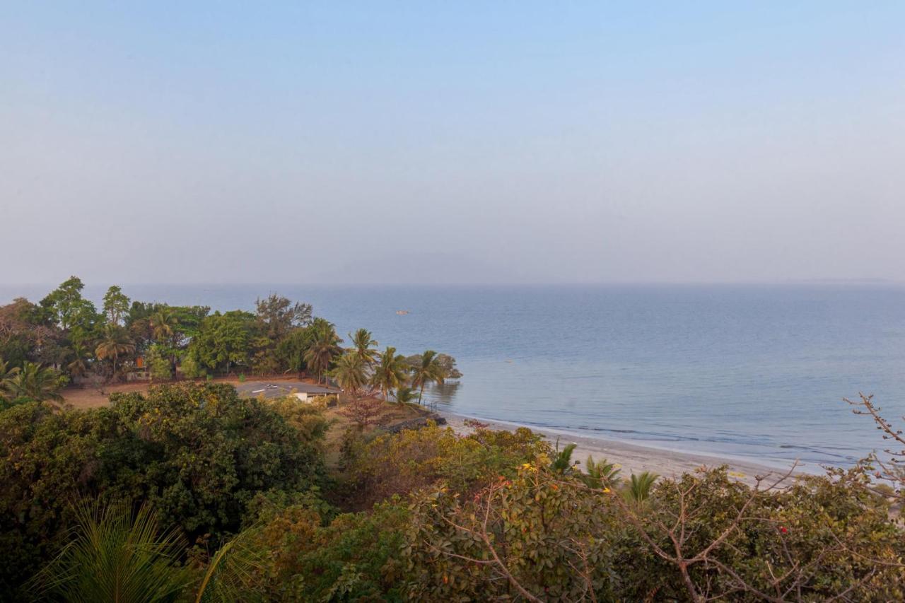 The Blue Horizon By Stayvista - Featuring A Beach-View Villa With A Swimming Pool, Indoor Games, And A Relaxing Balcony آليباغ المظهر الخارجي الصورة