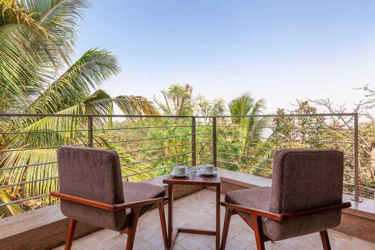 The Blue Horizon By Stayvista - Featuring A Beach-View Villa With A Swimming Pool, Indoor Games, And A Relaxing Balcony آليباغ المظهر الخارجي الصورة