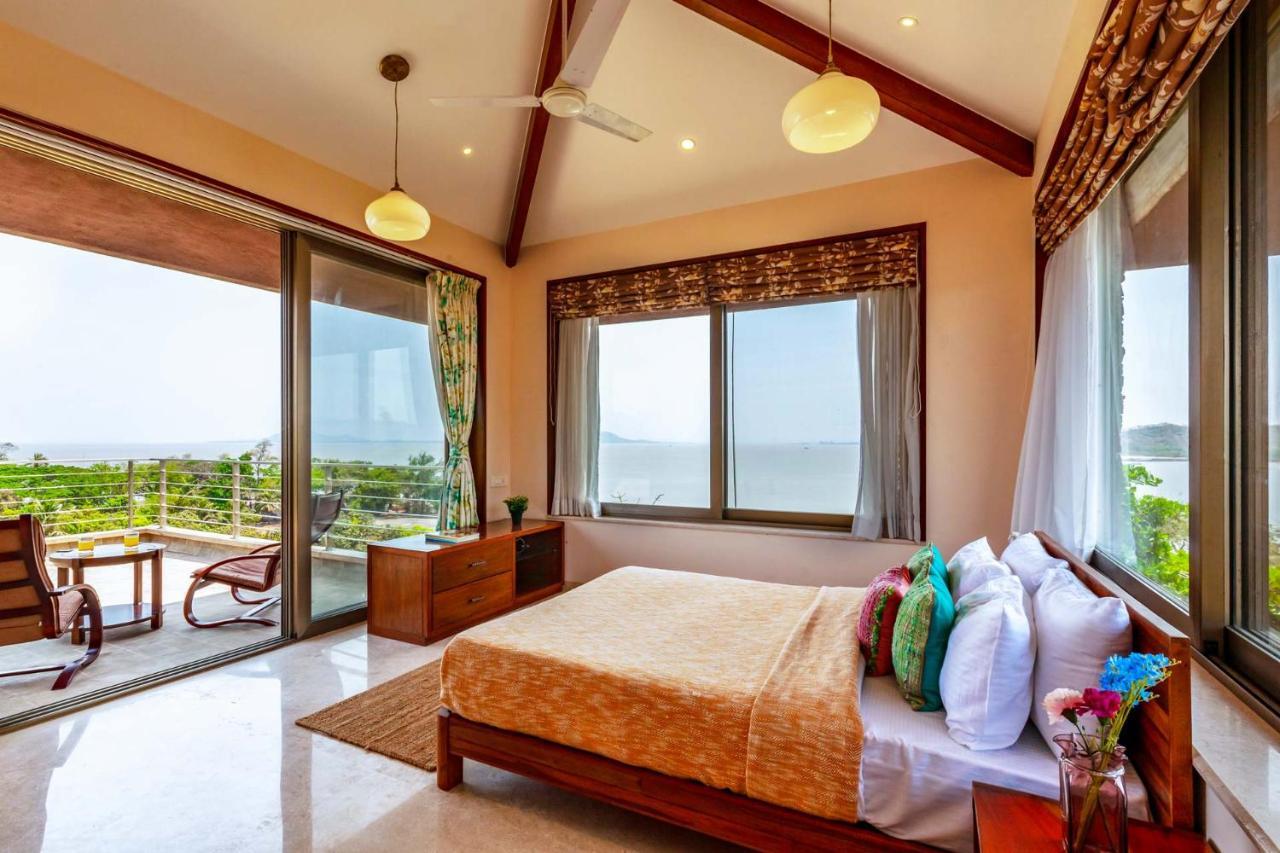 The Blue Horizon By Stayvista - Featuring A Beach-View Villa With A Swimming Pool, Indoor Games, And A Relaxing Balcony آليباغ المظهر الخارجي الصورة